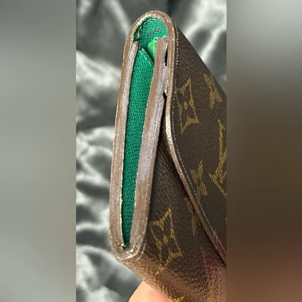 Louis Vuitton green Emilie wallet
